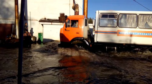 ЧЕТВЕРО СУТОК СПАСАТЕЛИ ПСЦ ОКАЗЫВАЛИ ПОМОЩЬ НАСЕЛЕНИЮ СЕЛА КЛЁПКА