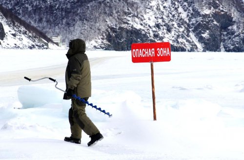 ВЫХОД И ВЫЕЗД НА ПРИПАЙНЫЙ ЛЁД ОХОТСКОГО МОРЯ ОПАСЕН