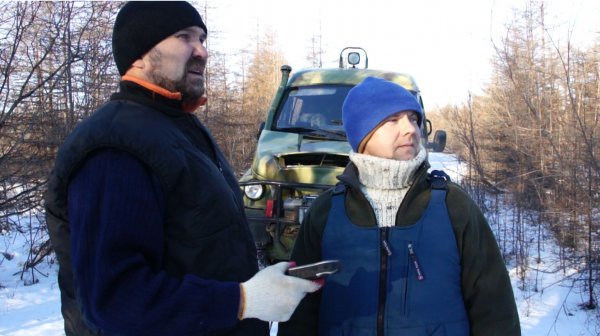 СПАСАТЕЛИ ПСЦ НА ВЕЗДЕХОДЕ ЭВАКУИРОВАЛИ ДВУХ РЫБАКОВ